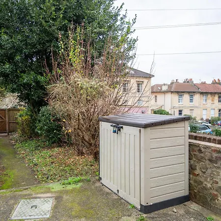 Tastefully Curated 2bd Flat With Patio Bristol