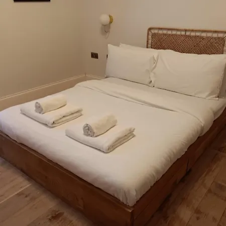 Tastefully Curated 2bd Flat With Patio Bristol
